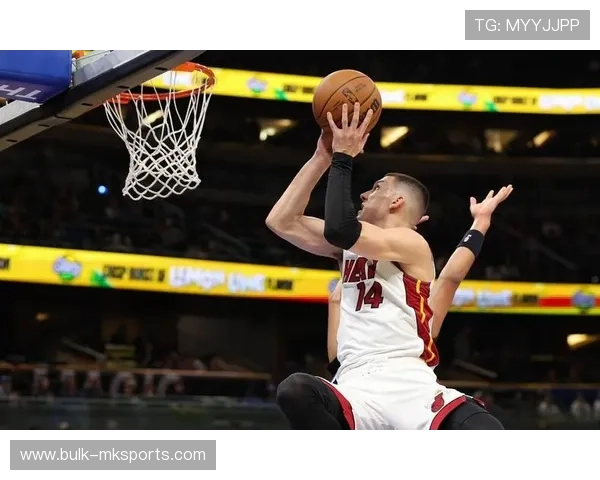 约翰逊布鲁克林三分王称号闪耀赛场，精准投篮引爆全场热情